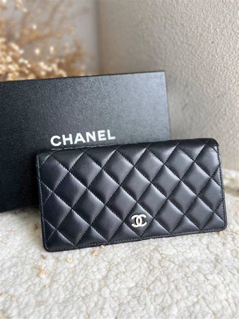 used chanel wallet - chanel classic bifold wallet.